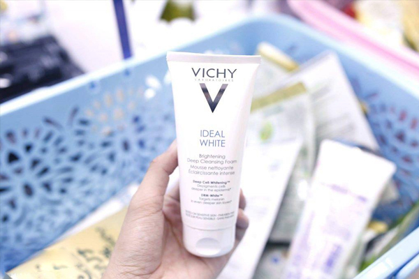 sua-rua-mat-tao-bot-vichy-duong-trang-da-100ml-1