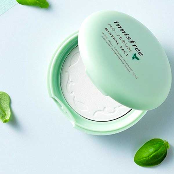 phan-nen-kiem-dau-innisfree-no-sebum-blur-pact-8-5g-mau-xanh-1