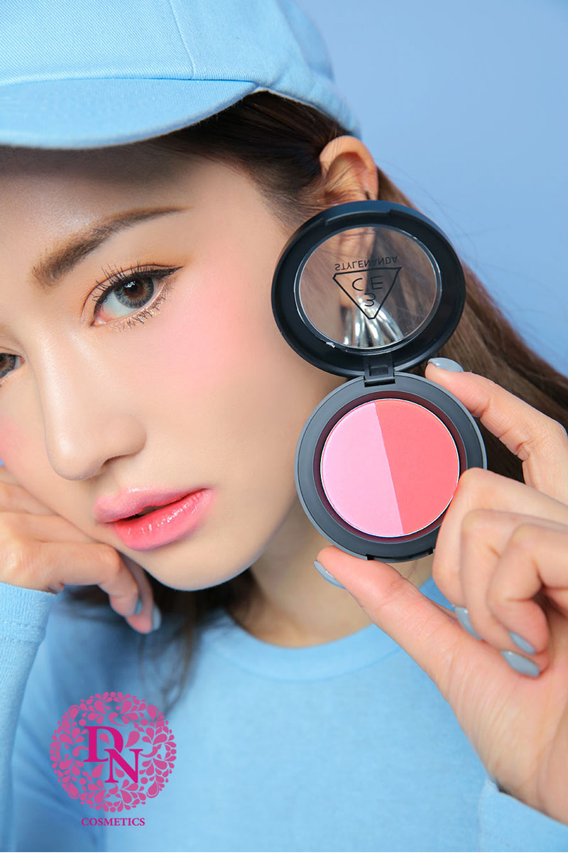 phan-ma-3ce-duo-color-face-blush-make-me-blush-5g-2-ngan